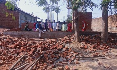 निजी भूमि खसरा नंबर 776/1पर दबंगों द्वारा किया जा रहा जबरदस्ती कब्जा