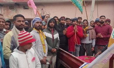 मकर सक्रांति पर श्याम भक्तों ने निकाली प्रभात फेरी: खाटू श्याम के जयकारों से गूंजा रामगढ़ कस्बा