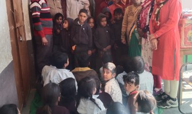 भामाशाह ने मोमी के सरकारी विद्यालय में 124 ऊनी स्वेटर किए वितरित