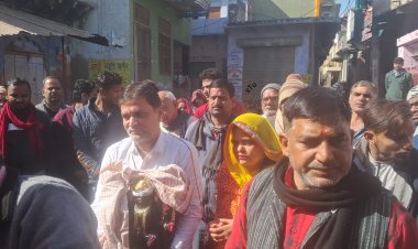 कठूमर कस्बे के प्राचीन झोपड़ी वाले मंदिर में शनि देव मूर्ति की हुई स्थापना