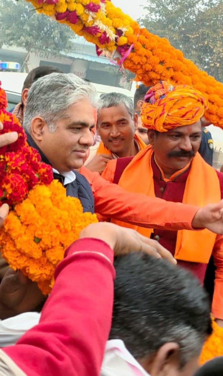 केंद्रीय मंत्री भूपेंद्र यादव का रामगढ़ में भाजपा के कार्यकर्ताओं ने किया  भव्य स्वागत