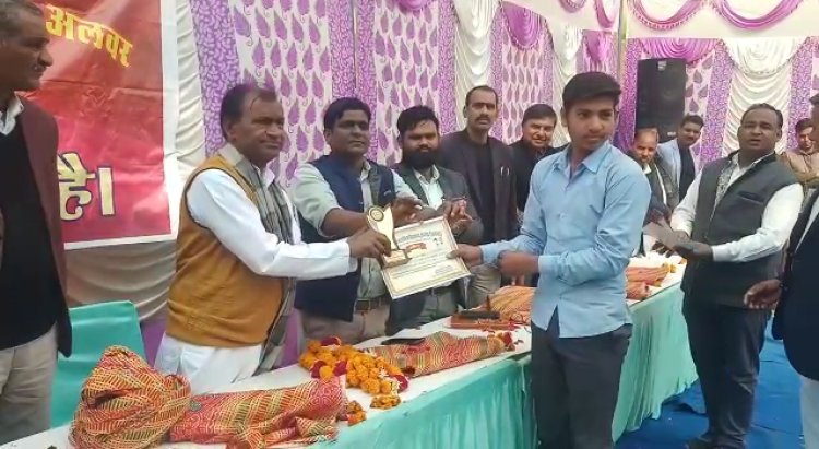 रामगढ़ के सरकारी स्कूल में वार्षिक उत्सव कार्यक्रम हुआ आयोजित:  मेवात विकास बोर्ड के चेयरमैन जुबेर खान ने छात्र छात्राओं को किया सम्मानित