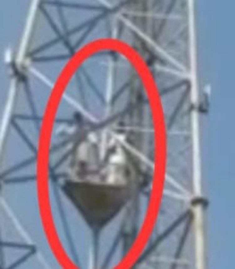 BDO को तत्काल प्रभाव से हटाने की मांग को लेकर 2 पंचायत समिति सदस्य मोबाईल टावर पर चढे