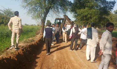 रास्ता खोलो अभियान के अंतर्गत अलावड़ा में जिला प्रशासन ने रास्ते से हटवाया अतिक्रमण