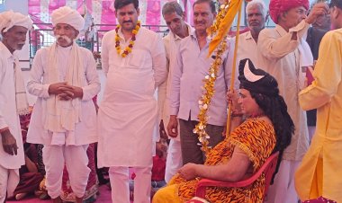 सप्त कुंणडिय महायज्ञ गायत्री का किया आयोजन:निकाली कलश यात्रा