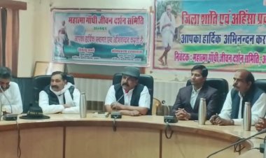 शांति एवं अहिंसा के पुजारी थे महात्मा गांधी- शर्मा