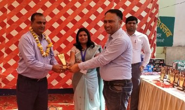 राजकीय उच्च माध्यमिक विधालय नौगावा में वार्षिकोत्सव एवं पुरुष्कार वितरण समारोह 2023 का हुआ आयोजन