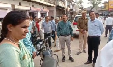 संभागीय आयुक्त पहुंचे बयाना,नरेगा कार्यों व एसडीएम कार्यालय का किया निरीक्षण