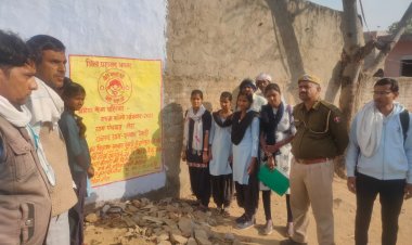 प्रशासन ने बंद पड़े रास्ते को खुलवा कर बेटियों का गौरव पट्टिका पर लिखवाया नाम