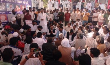 घटमीका में धरनास्थल बना राजनेतिक अखाडा, प्रशासन लगा रहा है फेरा:हरियाणा में अमन कमेटी को लोगो की समझाइस