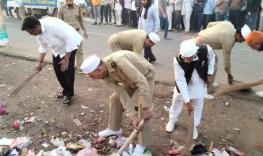 अलवर शहर में कई जगहों पर सफाई अभियान चलाकर लोगों को दिया स्वच्छता का संदेश