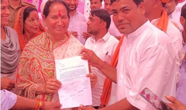 नीलकंठ राजोरगढ़ में शांतिनाथ भगवान की जैन प्रतिमा की सुरक्षा की मांग को लेकर दौसा सांसद को सौंपा ज्ञापन