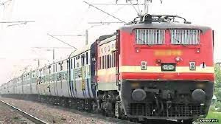 प्रधानमंत्री द्वारा दिल्ली मुंबई एक्सप्रेस हाइवे के उद्घाटन के दौरान रेल रोकने की दी चेतावनी