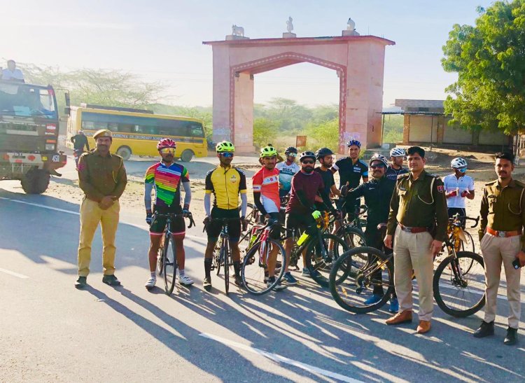 हिन्द आयन द्वारा निकाली जा रही साईकिल रैली का भीलवाड़ा में किया भव्य स्वागत