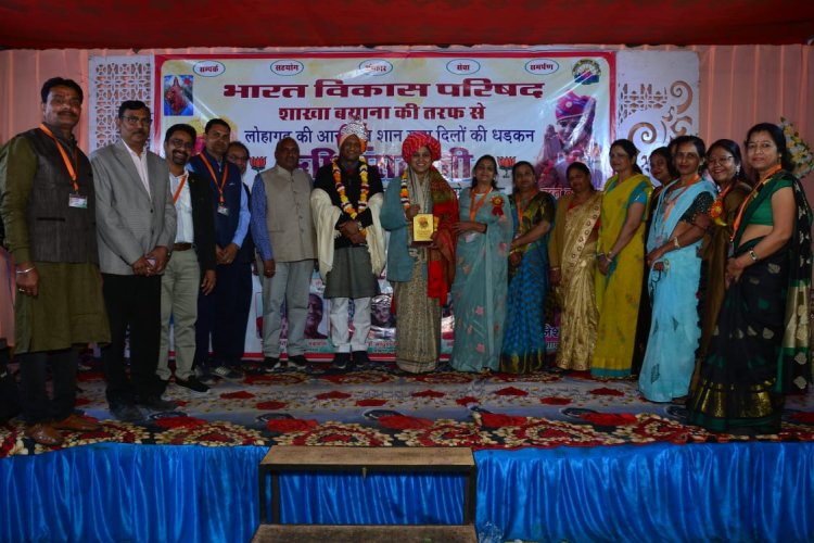 भारत विकास परिषद ने नवनियुक्त भाजपा जिलाध्यक्ष ऋषि बंसल को पहनाया चांदी का मुकुट