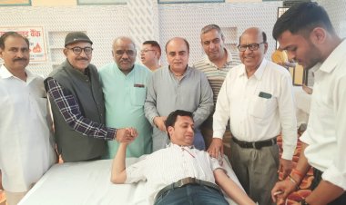 स्वामी लीलाशाह के 143वें जन्मोत्सव पर लगा तेरहवां रक्तदान शिविर