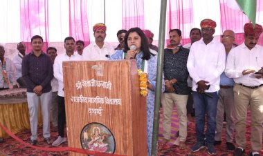 हाथ से हाथ जोड़ो अभियान की शुरुआत दादाई गांव से