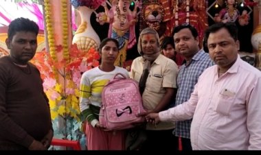 भण्डारा कमेटी ने दिया ईमानदारी का परिचय, रुपए कपड़े जेवर एवं सामान से भरा बैग, बैंग मालिक को सौंपा