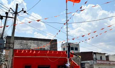 नवसंवत्सर पर बाठरडा खुर्द में फहराया 15 फिट का भगवा ध्वज