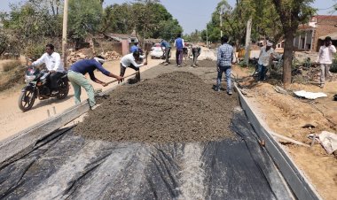 पीडब्ल्यूडी विभाग और ठेकेदार की सांठगांठ: इधर बन रही उधर टूट रही सड़क, विभाग की चुप्पी के चलते ठेकेदार की बल्ले बल्ले