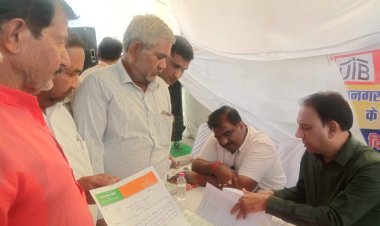 नगर विकास न्यास कैंप का अंतिम दिन उमड़ी भीड़