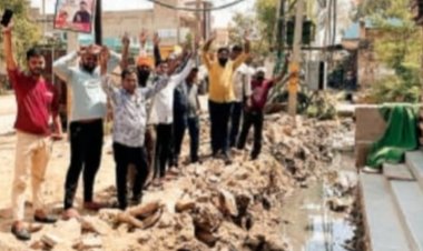 नाला निर्माण में घटिया सामग्री लगाने पर भड़का जनाक्रोश