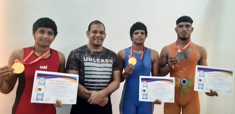 राजस्थान जूनियर कुश्ती में सगी बहनों ने स्वर्ण पदक जीत भीलवाड़ा को दिलाई जनरल चैंपियनशिप