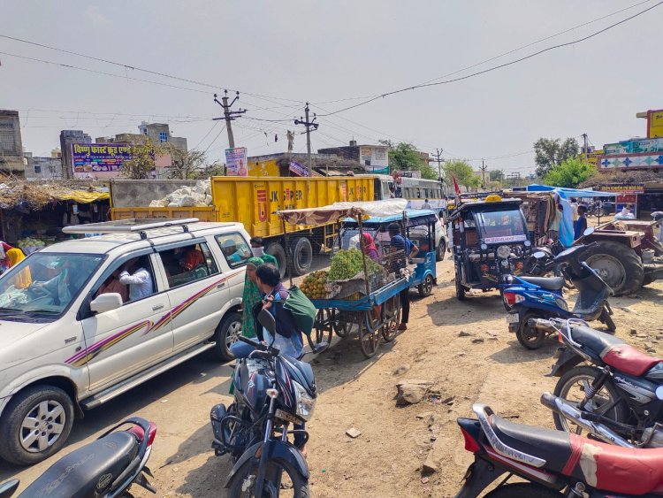 अलवर-दौसा सड़क मार्ग पर गोलाकाबास में जाम की समस्या से नहीं मिल रही निजात: लोग व वाहन चालक परेशान