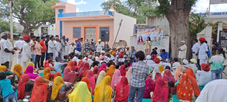 हाथ से हाथ जोड़ों अभियान: लाबिया गांव में ग्रामीणों के साथ की बैठक