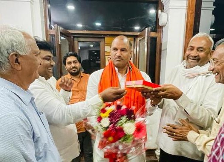 भाजपा  प्रदेशाध्यक्ष सीपी जोशी का स्वागत करने पहुंचे भाजपा नेता देवेंद्र ओड