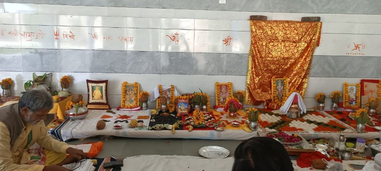 नवरात्रि के उपलक्ष्य में शतचंडी पाठ व यज्ञ का आयोजन