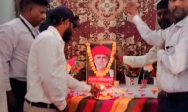 महात्मा ज्योतिबा फुले जयंती का आयोजन:महात्मा फुले की प्रतिमा पर पुष्प  अर्पित कर उनकी जीवनी पर प्रकाश डाला