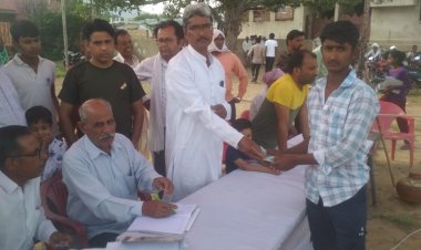 मणकसास के शीतला माता मेले में छोटे व बड़े बच्चों की दौड़ प्रतियोगिता का आयोजन