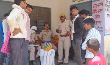 पेड़ से लटक कर एक 25 वर्षीय युवक ने अपनी जीवन लीला की समाप्त