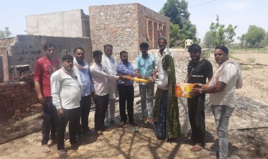 राष्ट्रीय मानवाधिकार एवं भ्रष्टाचार निवारण भारत संगठन टीम ने अग्निकांड पीड़ित परिवार को दी आर्थिक सहायता