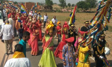 आचार्य श्री के मंगल प्रवेश के साथ प्रतिष्ठा महोत्सव शुरू: दिनभर मंदिर में हुए धार्मिक विधान, गूंजे महावीर के जयकारे