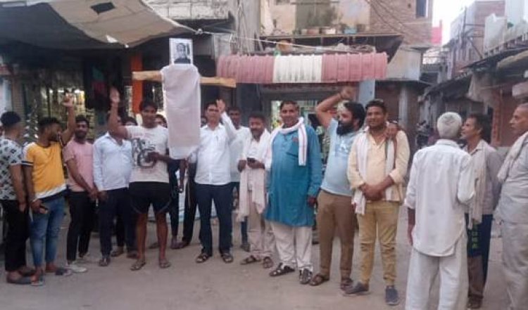 भाजपा कार्यकर्ताओं द्वारा मुख्यमंत्री का पुतला फूंक कर विरोध किया प्रदर्शन