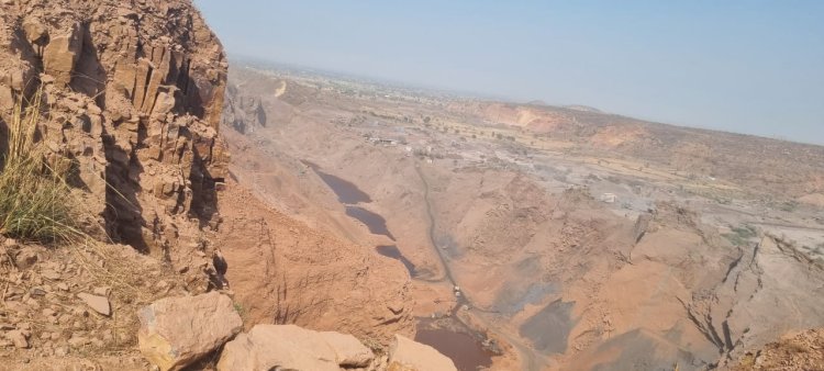 राजस्थान का खनन माफिया लीज की आड मेंं हरियाणा में घुसा , अरावली पर्वत से करोडो पत्थर चोरी