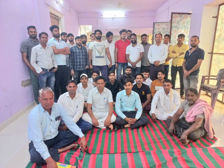 आरक्षण को लेकर भरतपुर में चल रहे चक्काजाम आंदोलन को लेकर उदयपुरवाटी में बैठक आयोजित