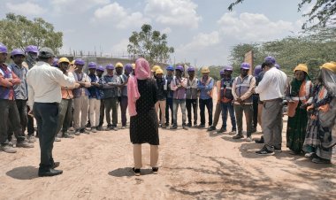 श्रमिकों को दी श्रमिक कार्ड की जानकारी