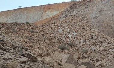 हरियाणा के प्रतिबंधित पहाड का अवैध  खनन पत्थर, राजस्थान की वैध लीज में गिरा,चोरी होने की सम्भावना, सुरक्षा के कोई इंतजाम नही