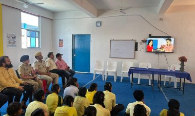 द बोहराज ग्लोबल स्कूल मे गोल्डमेडलिस्ट रिटायर्ड कॉलेज प्रिंसिपल सतीश सिंघल ने फिजिक्स विषय के संदेहों का किया समाधान: प्रशिक्षु डीवाईएसपी श्वेता पाठक द्वारा गुड टच-बैड टच की दी जानकारी