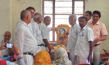 नर्सिंगकर्मी व चिकित्सको ने मनाया अंतर्राष्ट्रीय नर्सेज दिवस