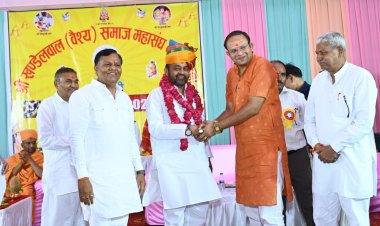 खंडेलवाल समाज के मेलोत्सव -महापूजा के साथ ही हुआ उद्घाटन: निकली भव्य शोभा यात्रा