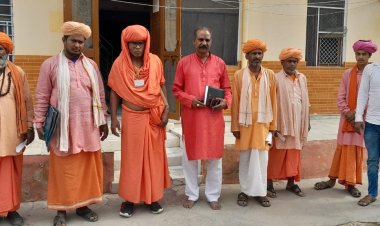 गुरु गोरखनाथ सेवा समिति द्वारा निर्मलप्रकाश सूरा, प्रदेश अध्यक्ष हिन्दू वाहिनी संघठन को दिया आशीर्वाद