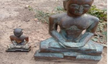 दो साल पूर्व जयपुर से भगवान श्री महावीर जी की बेशकीमती  अष्टधातु की मूर्तियों सहित युवक गिरफ्तार