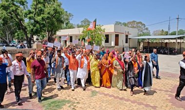 महंगाई राहत कैम्पों में दिव्यांग, बुजुर्ग व महिलाएँ घण्टों धूप में खडे हो रहे  आहत :- भूतड़ा