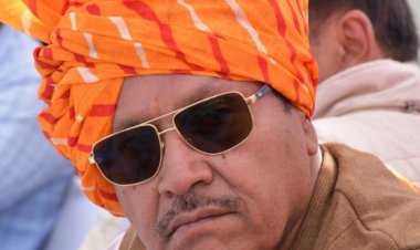 अधिकारियों को जातिगत संरक्षण भ्रष्टाचार आम जनता की लूट जिम्मेदार कौन ? - दयानंद उपाध्याय