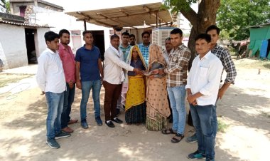 सिपाही की ब्लड कैंसर से मौत: सहकर्मियों ने परिवार को  85000 रुपए की आर्थिक सहायता राशि  की भेंट