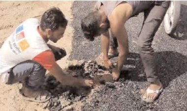 घटिया सड़क निर्माण का आरोप लगा ग्रामीणों ने किया विरोध प्रदर्शन